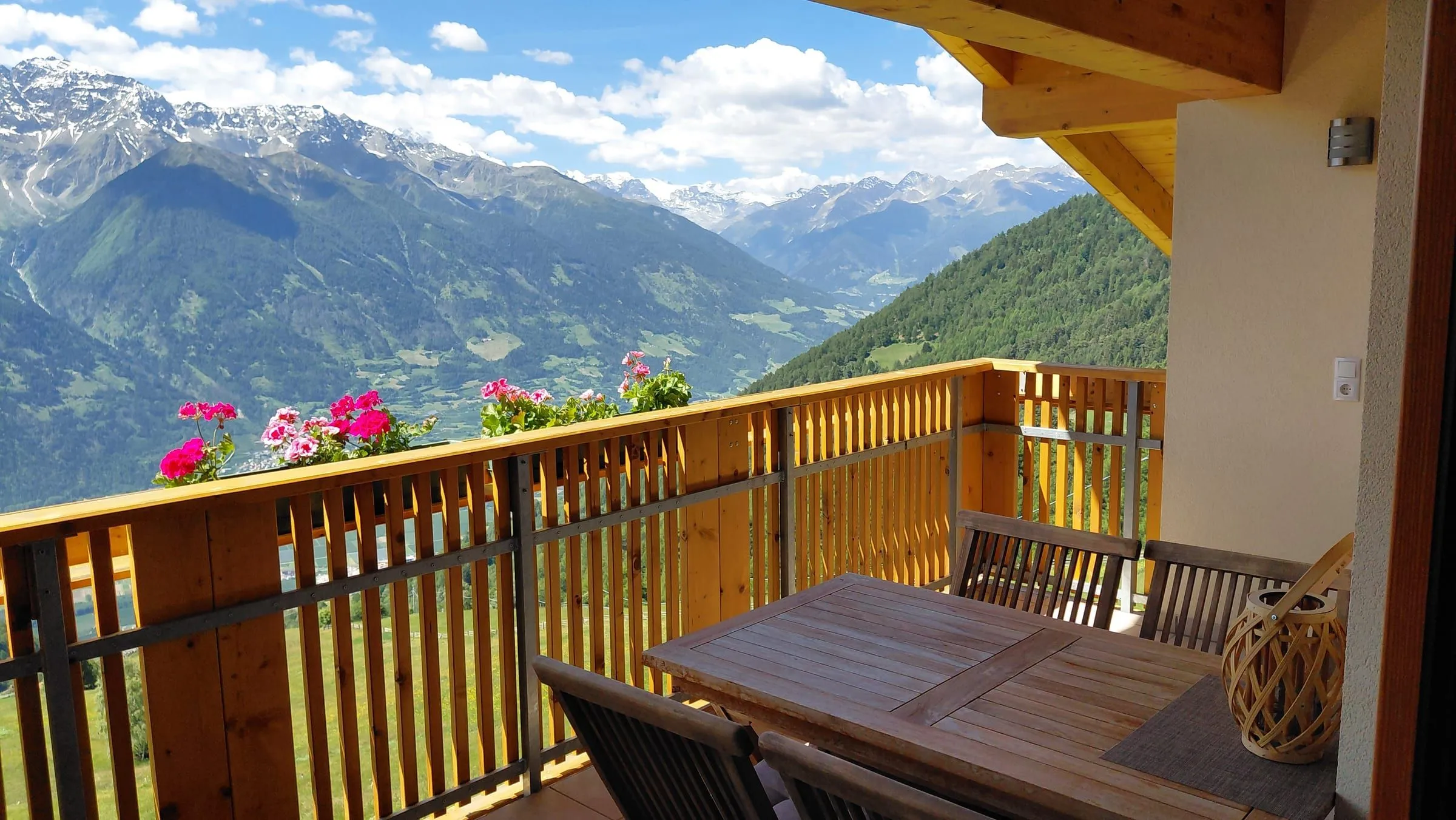 Bergpanorama über dem Vinschgau, Blick vom Frinighof